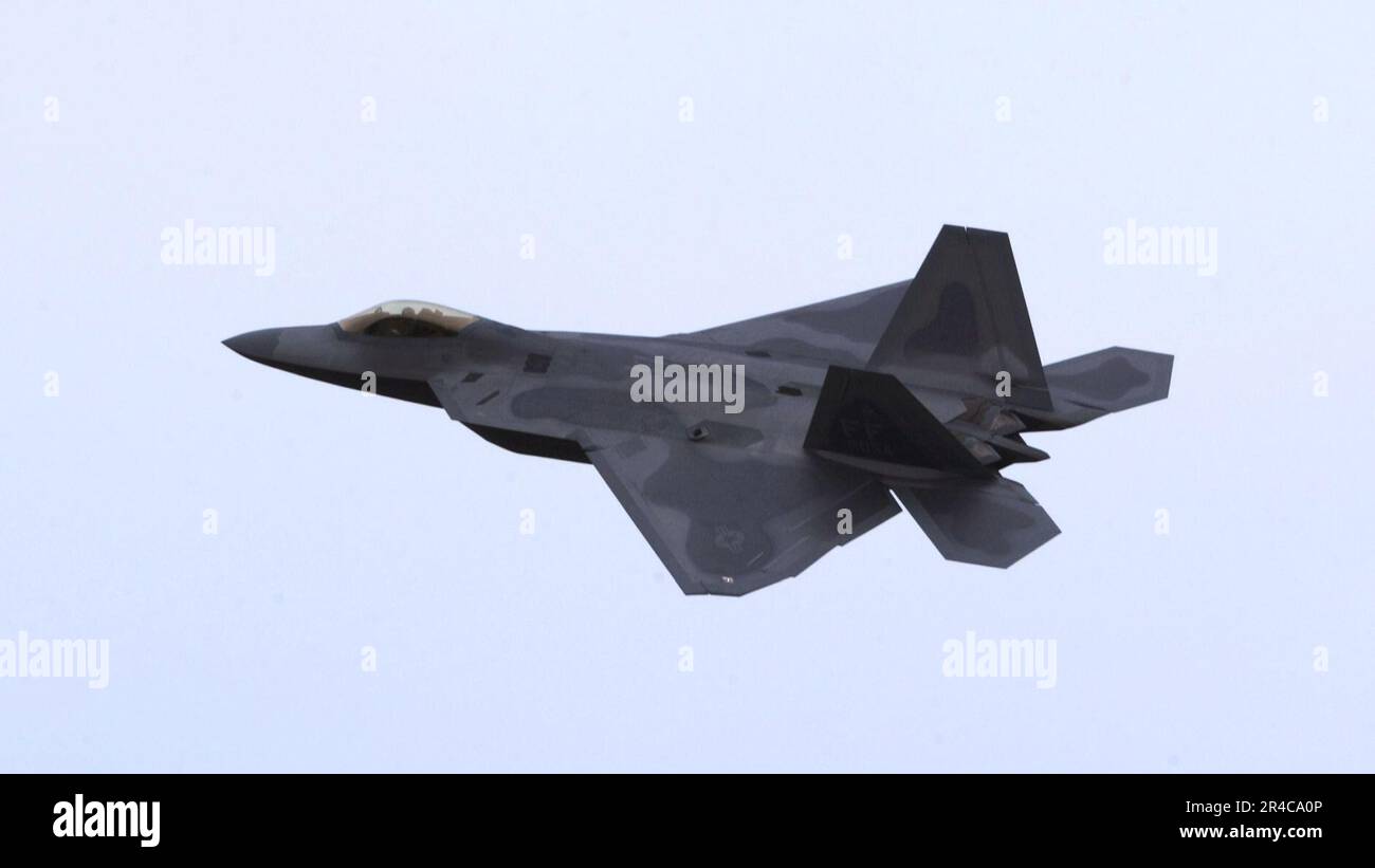 US Navy un F-22A Raptor affecté à la 1st Fighter Wing, Langley Air Force base, en Virginie, est l'un des principaux aéronefs participant à l'exercice Northern Edge 2006. Banque D'Images