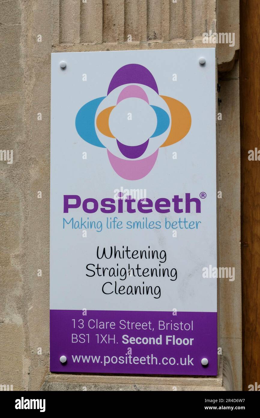 Signe pour Positeeth une société de dentisterie cosmétique à Bristol Royaume-Uni Banque D'Images