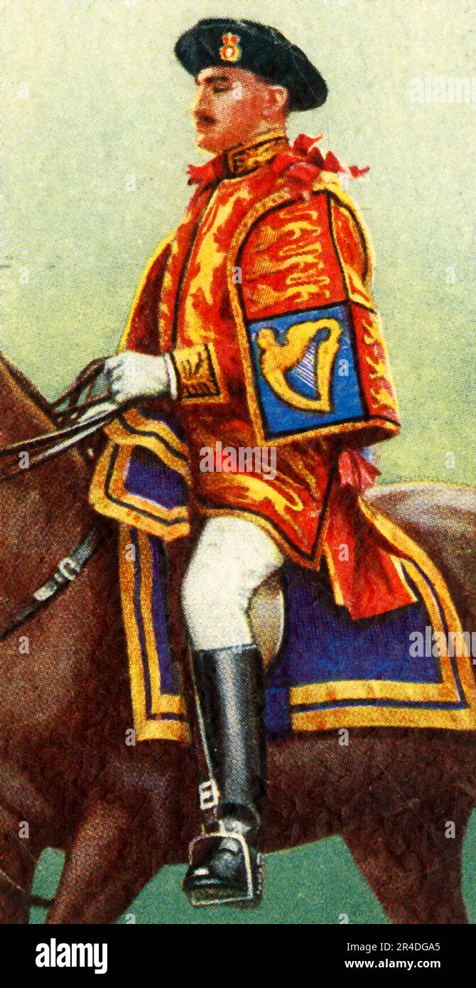 'Bluemantle Pursuivant', 1937. Bluemantle Pursuivant of Arms in Ordinary est officier junior des armes du College of Arms de Londres. Depuis « The Coronation of H.M. » Roi George VI et H.M. Queen Elizabeth 1937 po. [John Player & amp; Sons, Londres, 1937] Banque D'Images