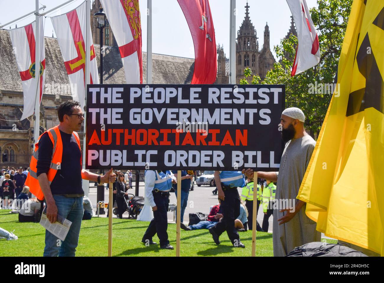 Londres, Royaume-Uni. 27th mai 2023. Manifestants sur la place du Parlement. Divers groupes d'activistes se sont réunis à Westminster pour protester contre le projet de loi sur l'ordre public, qui limite les protestations. Credit: Vuk Valcic/Alamy Live News Banque D'Images