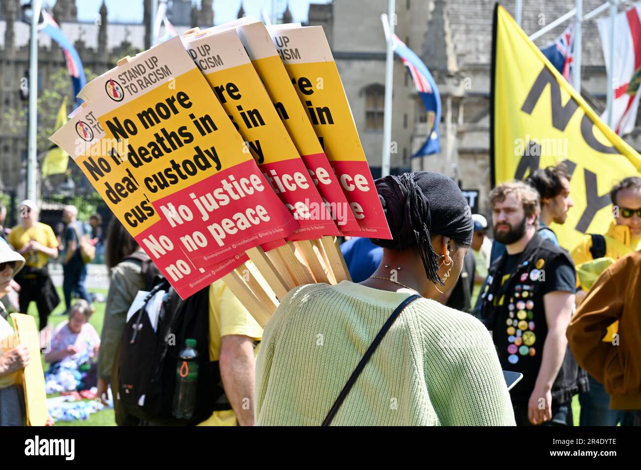 Pas de protestation de mon projet de loi. Des activistes de plusieurs organisations ont protesté sur la place du Parlement contre le projet de loi de 2023 sur l'ordre public qui est entré en vigueur sur 3 mai 2023. Parliament Square, Westminster, Londres, Royaume-Uni Banque D'Images