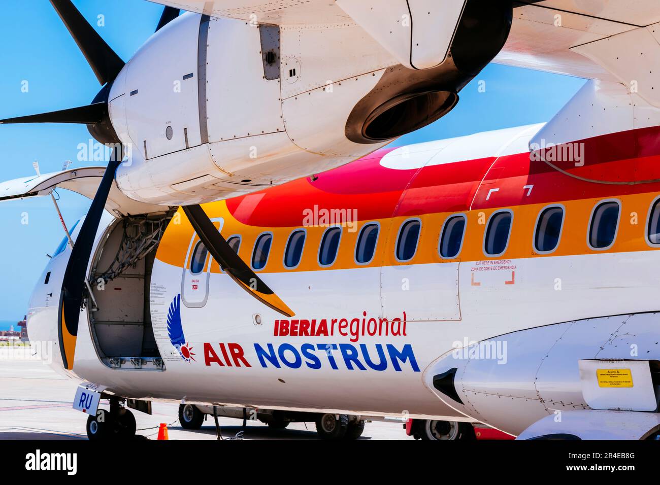 Atterrissage d'un avion Airnostrum, filiale de la compagnie aérienne nationale Iberia à l'aéroport de Melilla. Melilla, Ciudad Autónoma de Melilla, Espagne, África, UE Banque D'Images