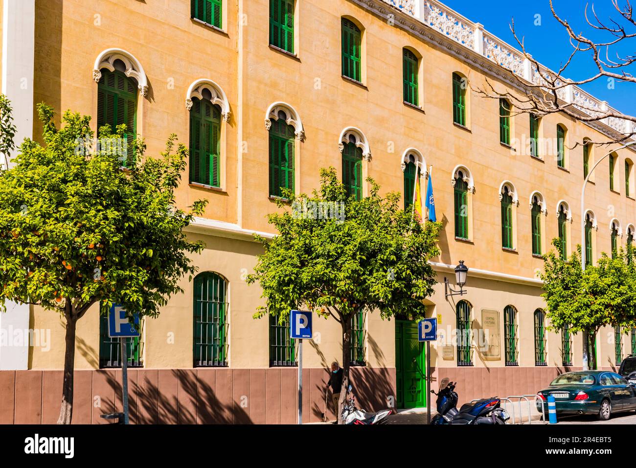 Federico García Lorca Cultural Centre, partage un bâtiment avec l'UNED. Le Vieux Colegio del Buen Consejo est un bâtiment néo-gothique de style historicist, l Banque D'Images