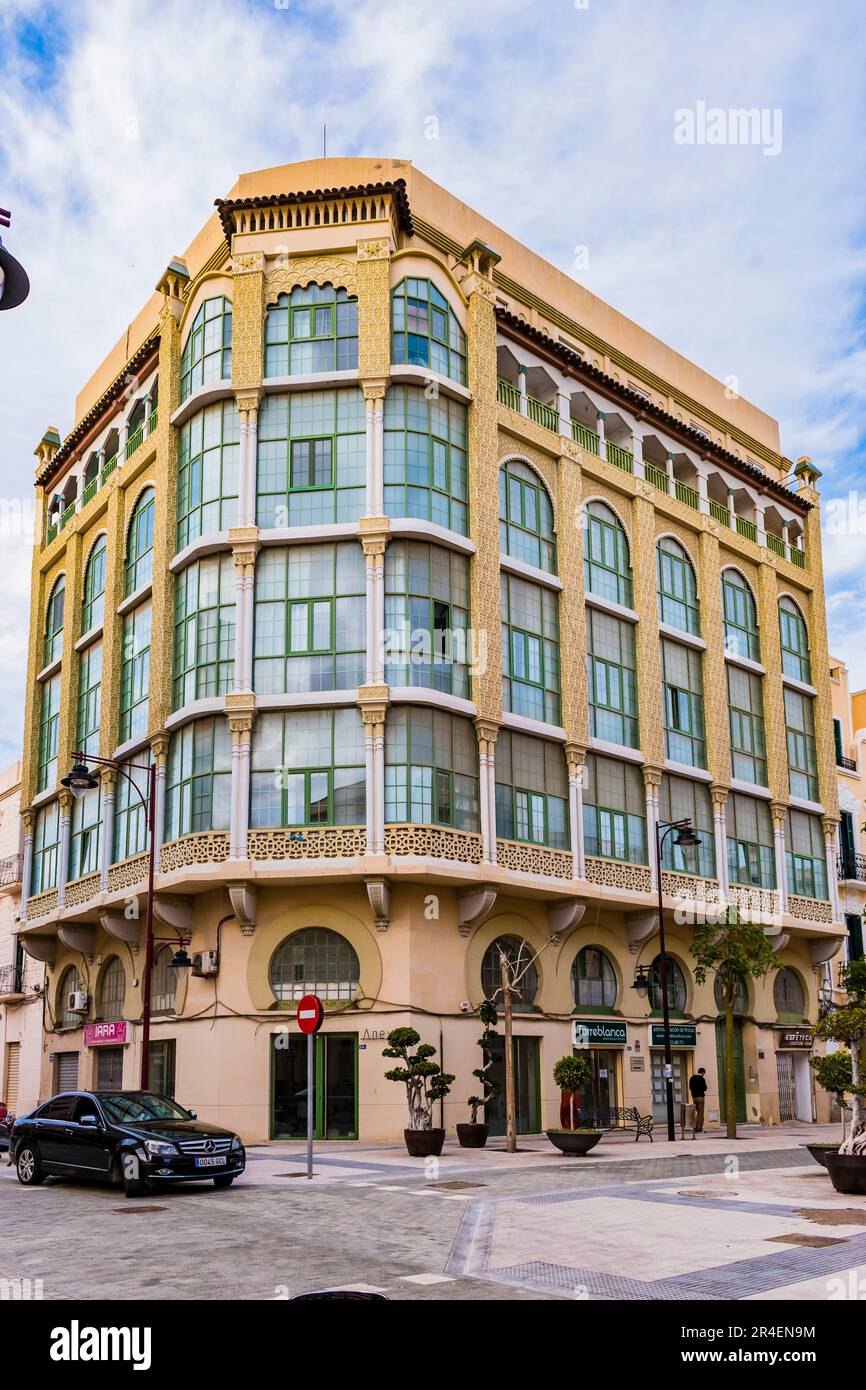 La Casa de los Cristales, maison des cristaux, est un bâtiment néo-arabe dans la ville espagnole de Melilla. Il est situé sur la rue General Prim, dans le Mo Banque D'Images