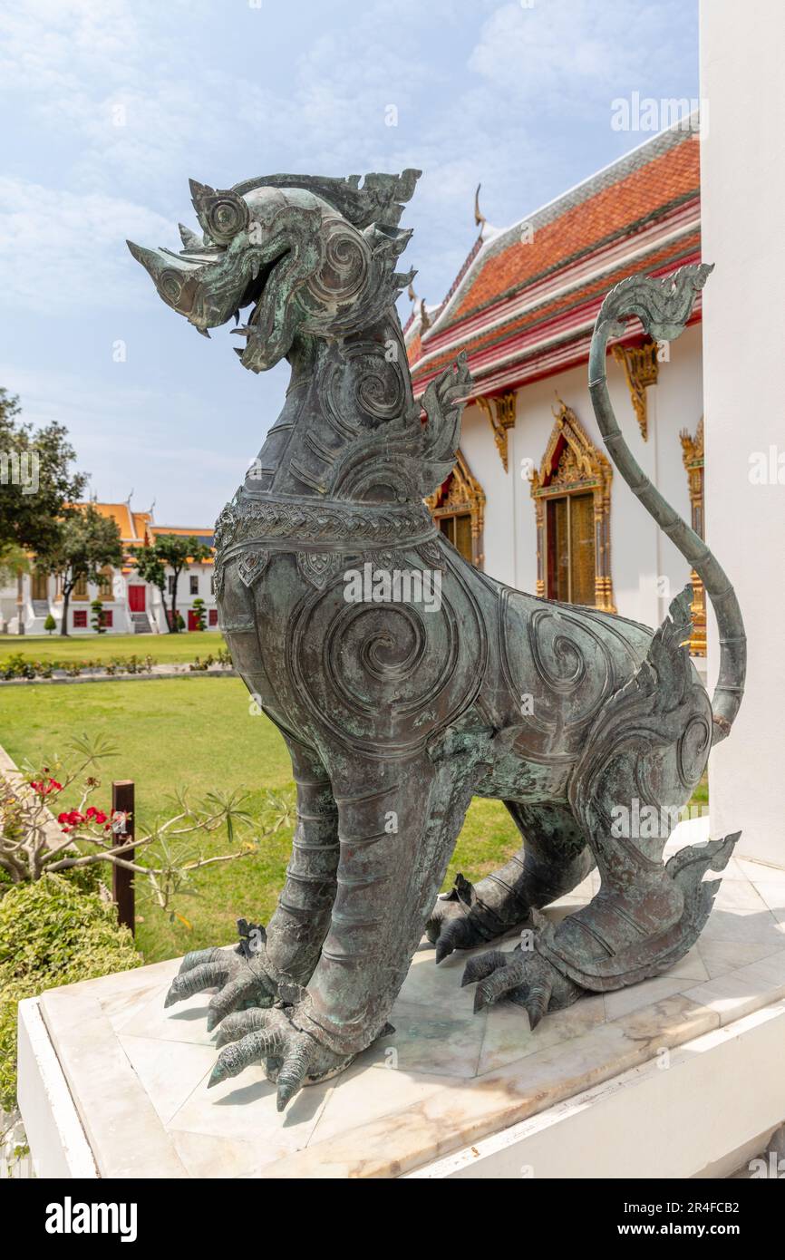 Statue de la créature mythique Kraisorn Jumlang au Wat Benchamabophit Dusitvanaram (temple de marbre), temple bouddhiste à Bangkok, Thaïlande Banque D'Images