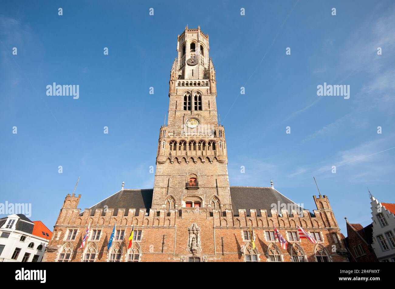 Belfort Civic Tower (83 mt) à Grote Markt (place du marché), Bruges, Flandre, Belgique Banque D'Images