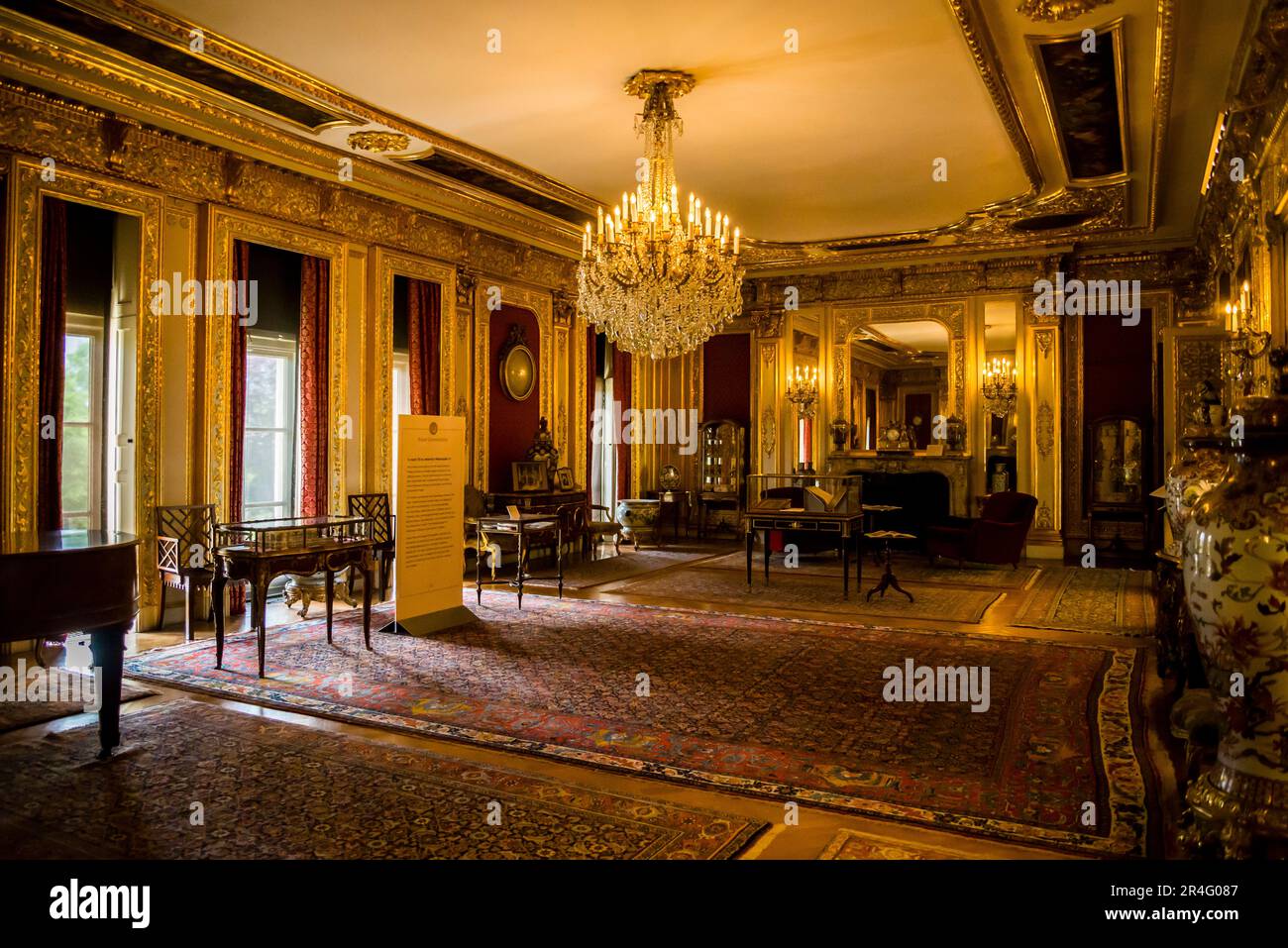 Salon, Polesden Lacey, une maison de campagne édouardienne, Surrey, Angleterre, Royaume-Uni Banque D'Images