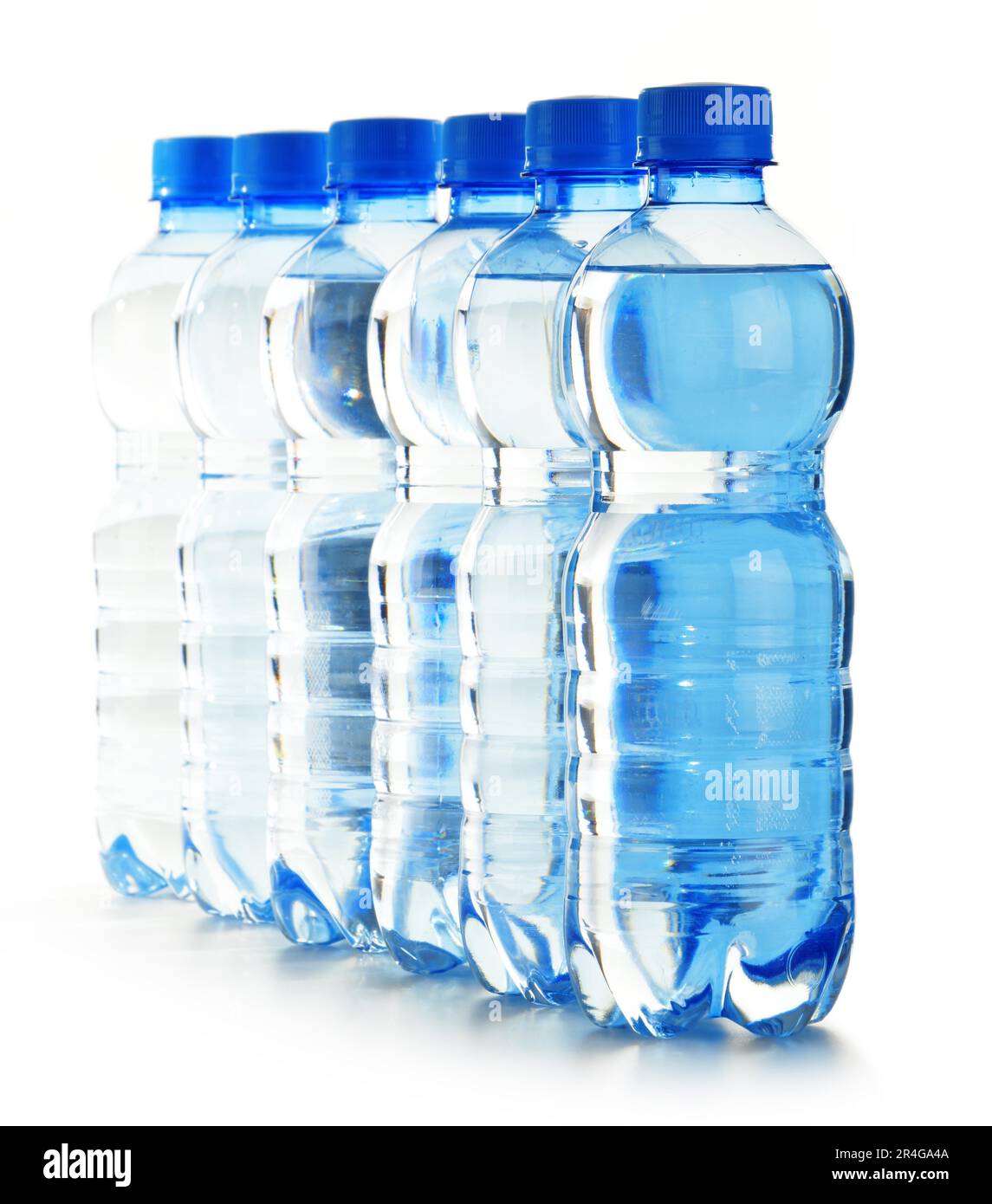 Composition avec des bouteilles en plastique polycarbonate vide d'eau minérale Banque D'Images