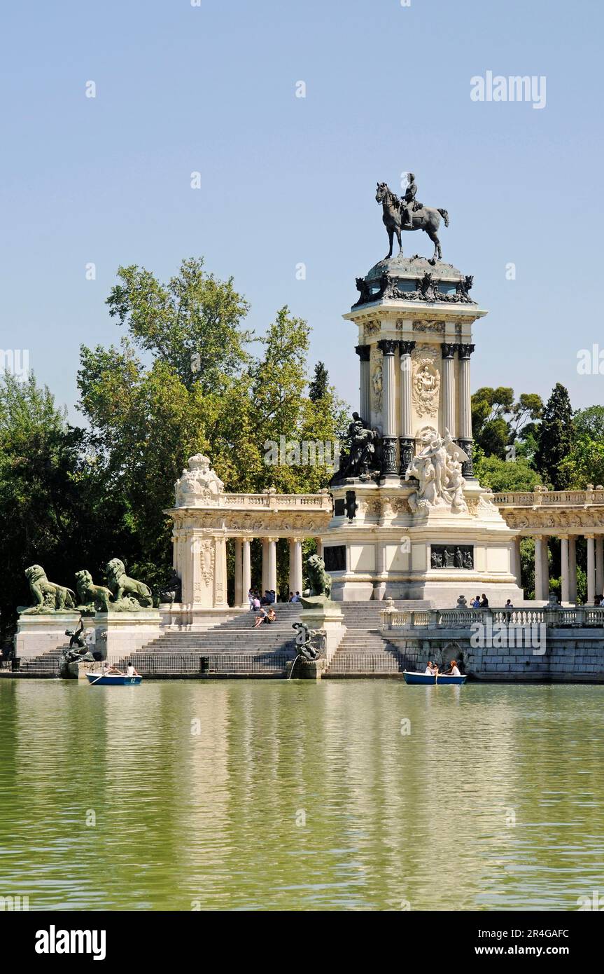 Le roi Alphonse XII, statue équestre, Parc du Retiro, Madrid, Espagne Banque D'Images