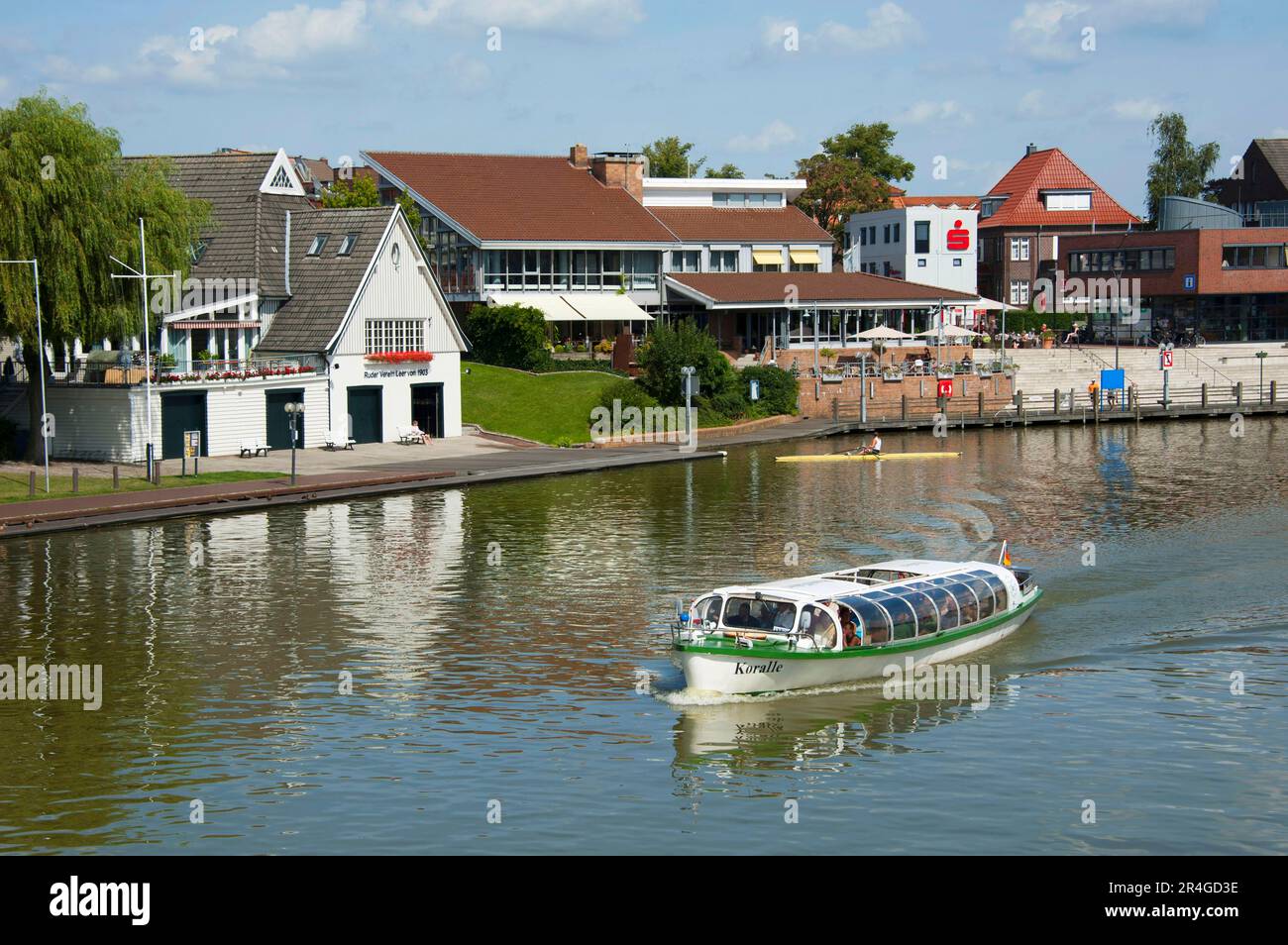 Bateau d'excursion Koralle, promenade du port, Leer, Frise orientale, Basse-Saxe, Allemagne Banque D'Images