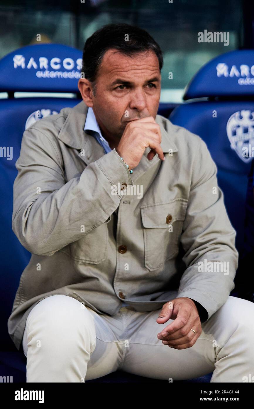 Javier Calleja (Levante UD, #), entraîneur-chef de Levante UD, réagit pendant le match LaLiga Smartbank TV entre Levante et Oviedo à Ciutat de Valencia Stad Banque D'Images