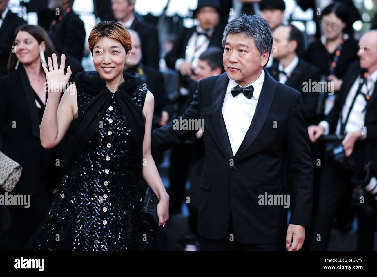 Cannes, France. 27th mai 2023. Hirokazu Koreeda et Sakura Ando photographiés pendant le tapis rouge pour la cérémonie de clôture du Festival international du film de Cannes 76th au Palais des Festivals de Cannes, France, le 27 mai 2023. Photo de Julie Edwards/LFI/Avalon. Toutes les utilisations doivent être créditées Julie Edwards/LFI/Avalon. Credit: JEP Celebrity photos/Alamy Live News Banque D'Images Cannes, France. 27th mai 2023. Hirokazu Koreeda et Sakura Ando photographiés pendant le tapis rouge pour la cérémonie de clôture du Festival international du film de Cannes 76th au Palais des Festivals de Cannes, France, le 27 mai 2023. Photo de Julie Edwards/LFI/Avalon. Toutes les utilisations doivent être créditées Julie Edwards/LFI/Avalon. Credit: JEP Celebrity photos/Alamy Live News Banque D'Images