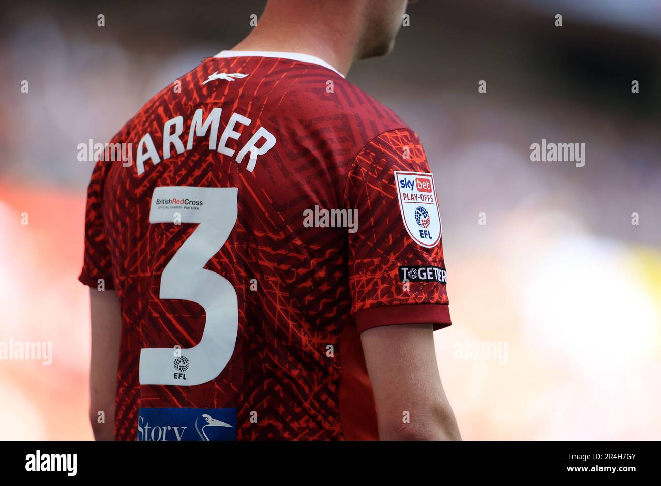 Badge Sky Bet EFL Play-offs sur le maillot de Jack Armer de Carlisle United lors de la finale de la Sky Bet League Two au stade Wembley, Londres. Date de la photo: Dimanche 28 mai 2023. Banque D'Images