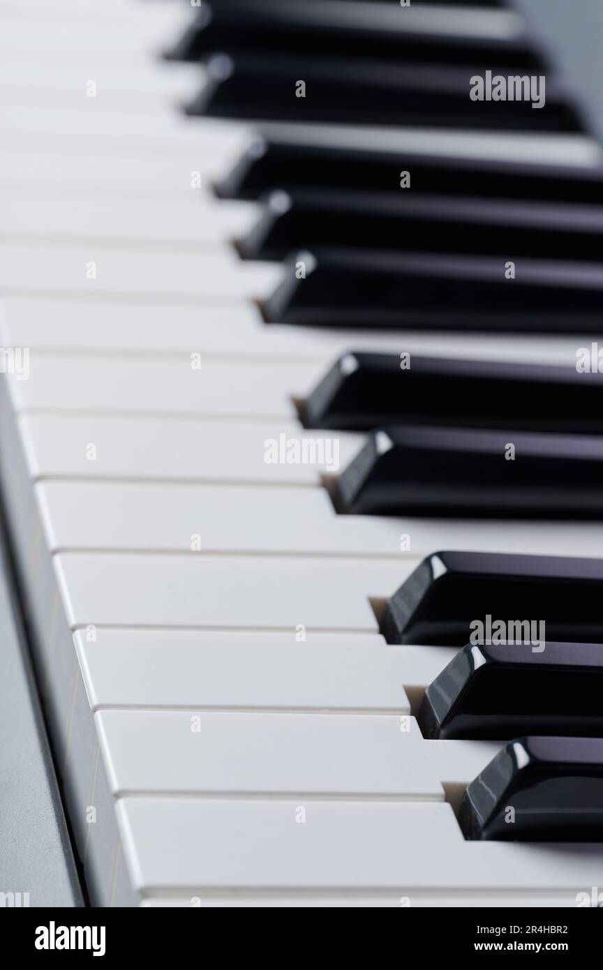 Nettoyer les touches noires et blanches du piano vide macro vue rapprochée  Photo Stock - Alamy