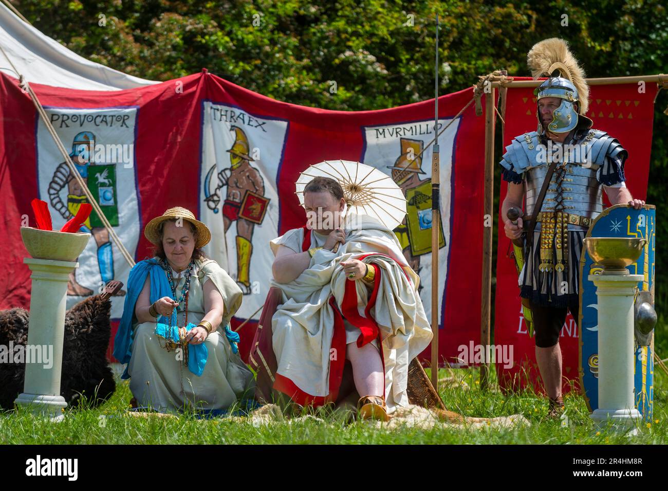 Chalfont, Royaume-Uni. 28 mai 2023. (C) le magistrat romain aux Jeux de gladiateurs au Chiltern Open Air Museum. Mis à vie par Britannia, l'un des plus grands (et plus anciens) groupes romains de reconstitution de l'U.K, les ré-acteurs montrent la vie en Grande-Bretagne romaine dans le 1st siècle après J.-C. Chiltern Open Air Museum raconte l'histoire de la région de Chilterns par la préservation de bâtiments historiques, de paysages et de culture. Credit: Stephen Chung / Alamy Live News Banque D'Images