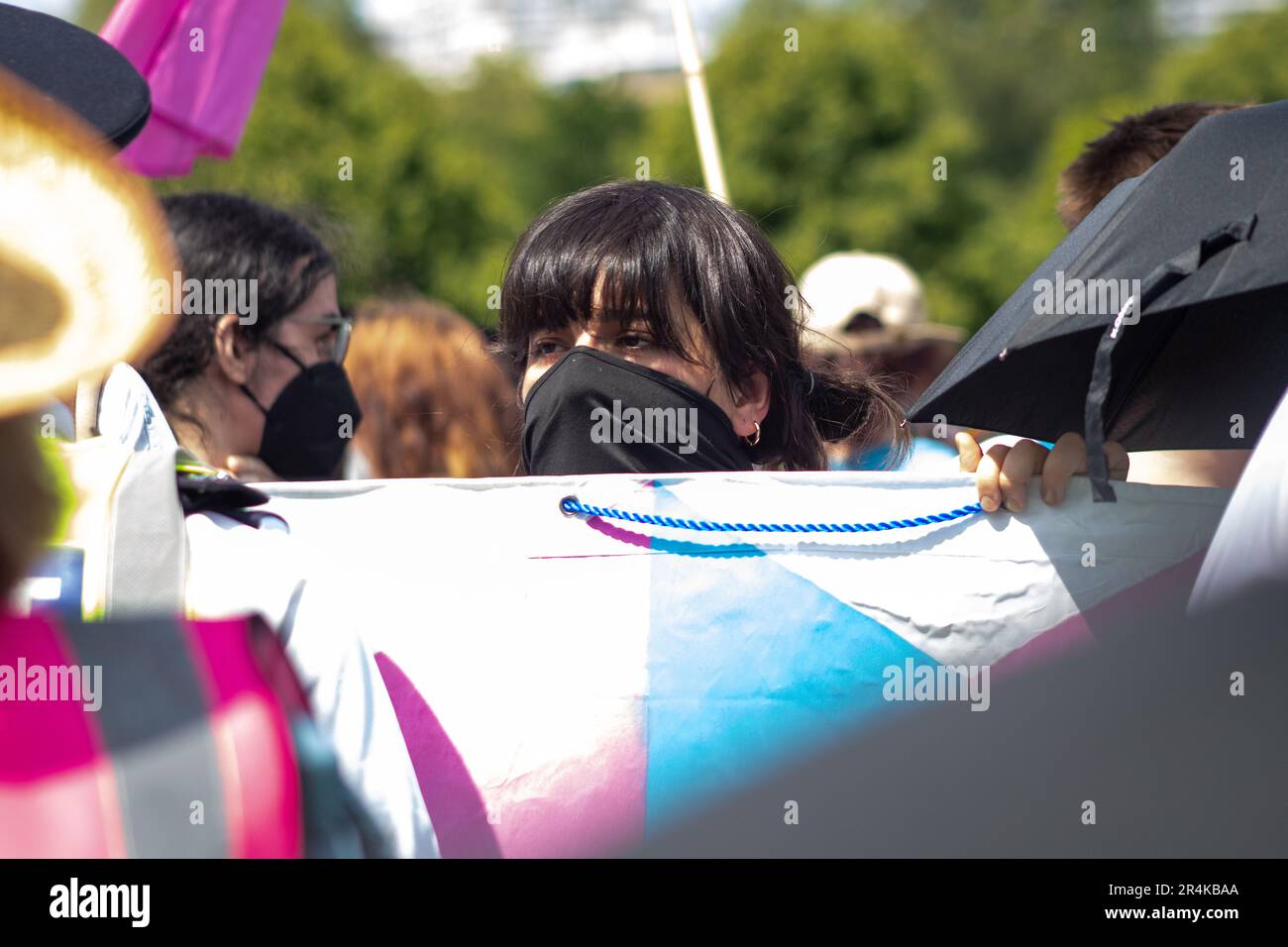 Londres, Royaume-Uni - 28 mai 2023: Contre-manifestants à l'événement Laissez les femmes parler. Banque D'Images