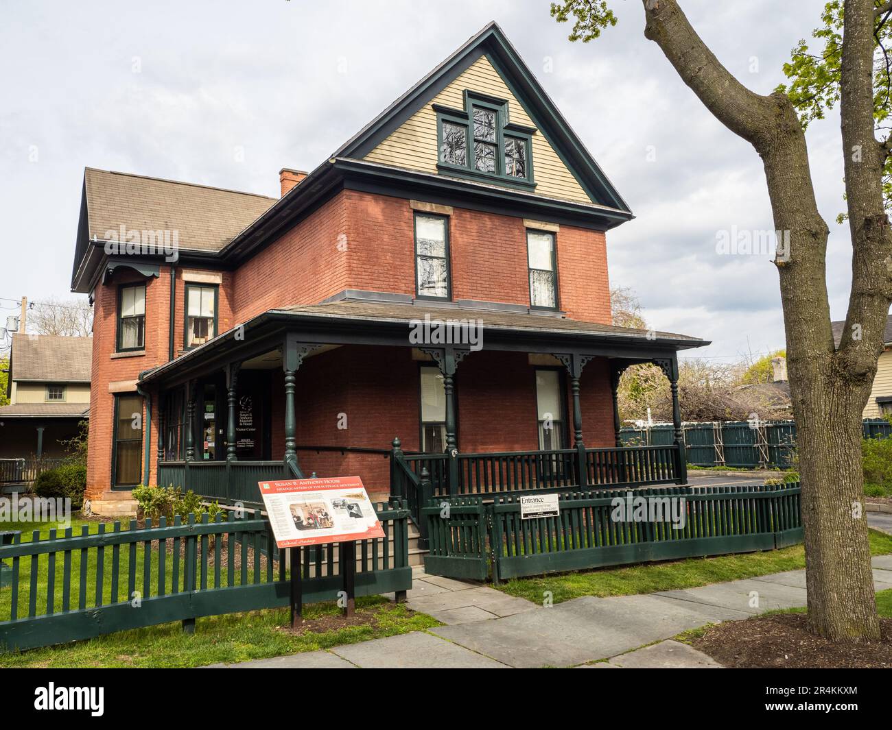 Le centre des visiteurs et la boutique du musée, à côté de la maison de la militante américaine des droits des femmes Susan B. Anthony, a un front remarquable sur Madison Street Banque D'Images