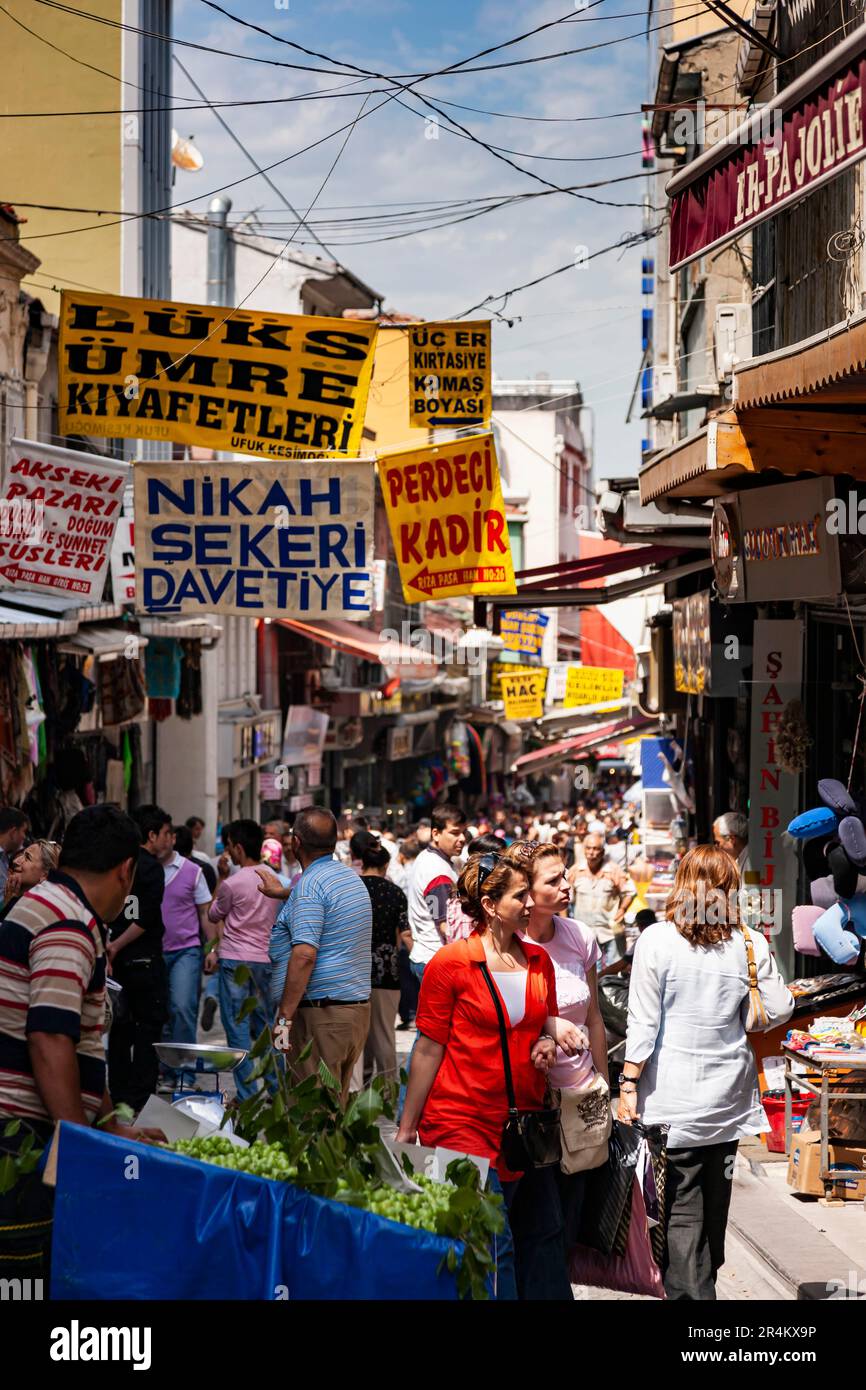 Bazar égyptien(Spice Bazaar), Mısır Çarşısı, près du pont de Galata, côté européen, Istanbul, Turquie Banque D'Images