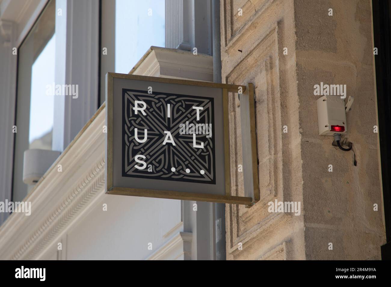 Bordeaux , Aquitaine France - 05 19 2023 : logo Rituals marque et texte ...