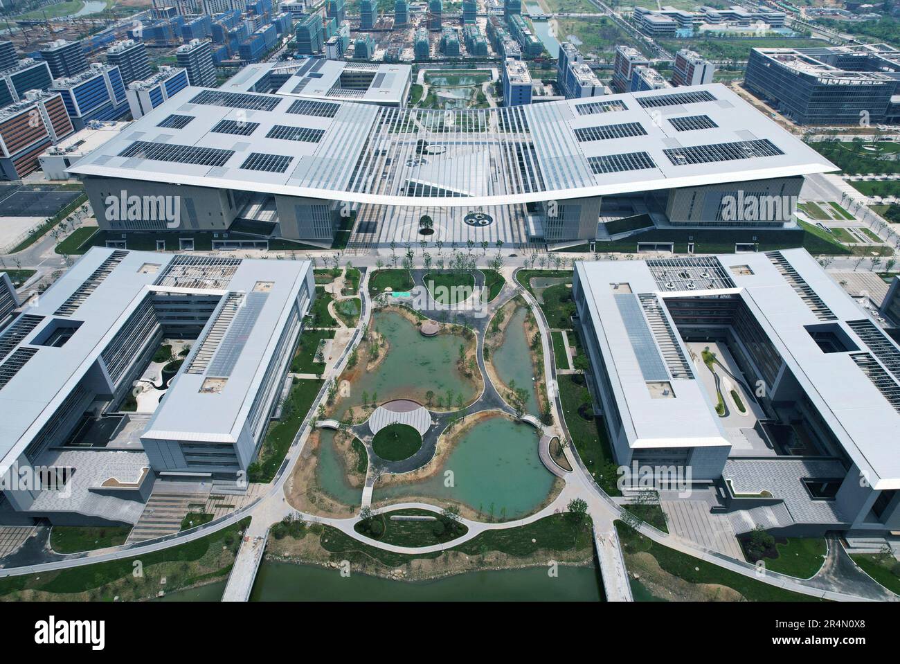 An aerial view of the campus of Zhongfa Aviation University, affiliated to Beihang University and jointly operated by Ecole Nationale de l'Aviation Civile (ENAC), in Hangzhou in east China's Zhejiang province Monday, May 29, 2023. (FeatureChina via AP Images) Banque D'Images