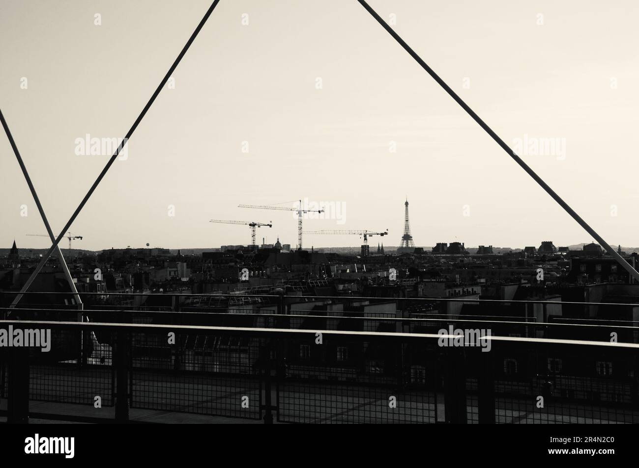 Toits de paris noir et blanc Banque de photographies et d’images à ...