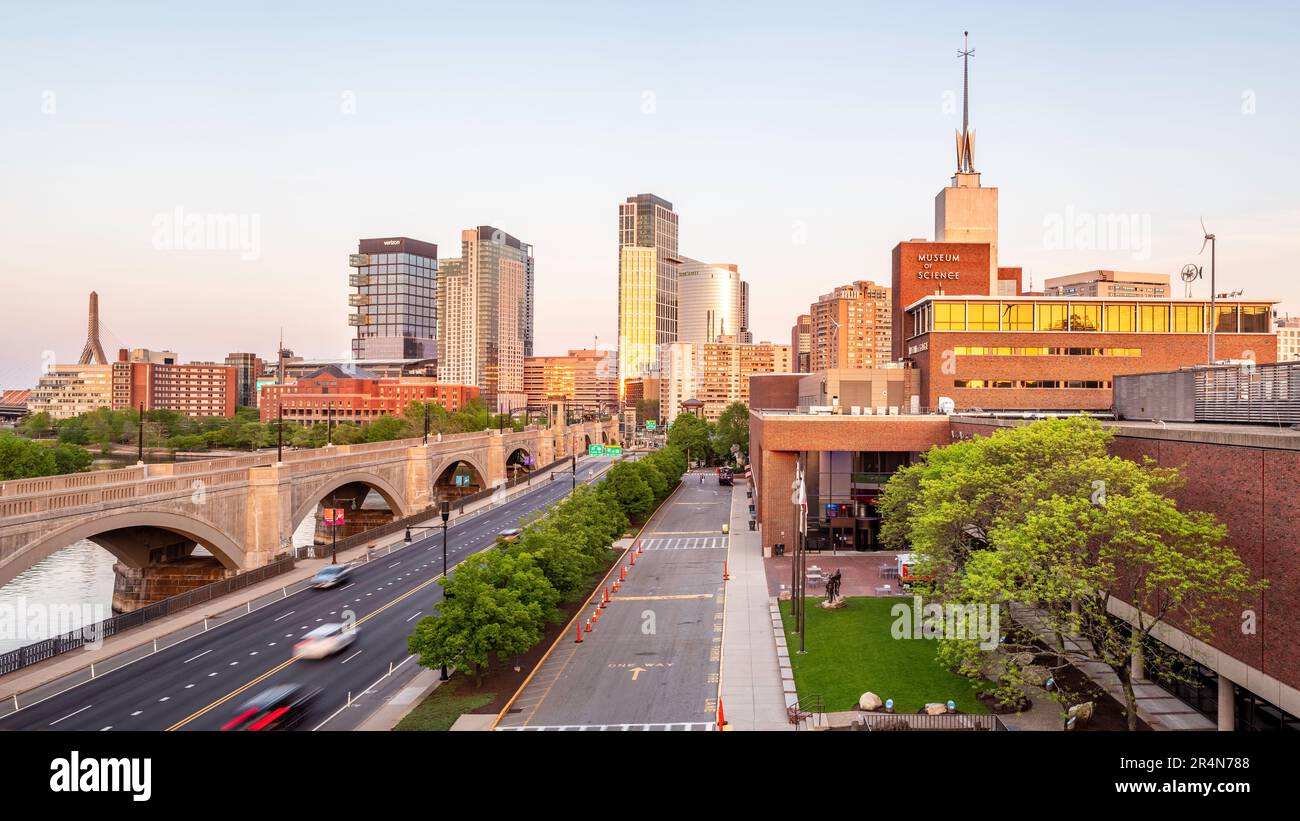 Boston dans le Massachusetts, États-Unis au coucher du soleil. Banque D'Images