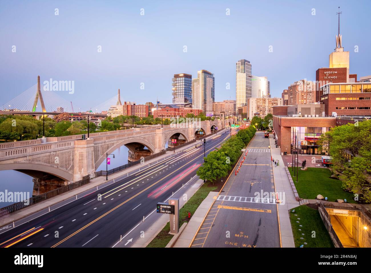 Boston dans le Massachusetts, États-Unis au coucher du soleil. Banque D'Images
