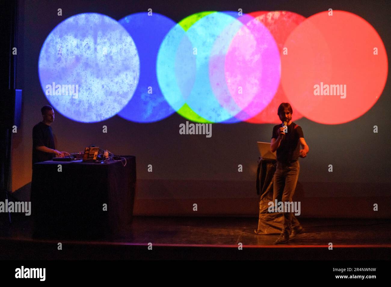 A Lluz, Orión E A Nova Lluz, spectacle poétique, Miguel Rodríguez et Andrés Rodríguez, Santanyi, Majorque, Iles Baléares, Espagne Banque D'Images