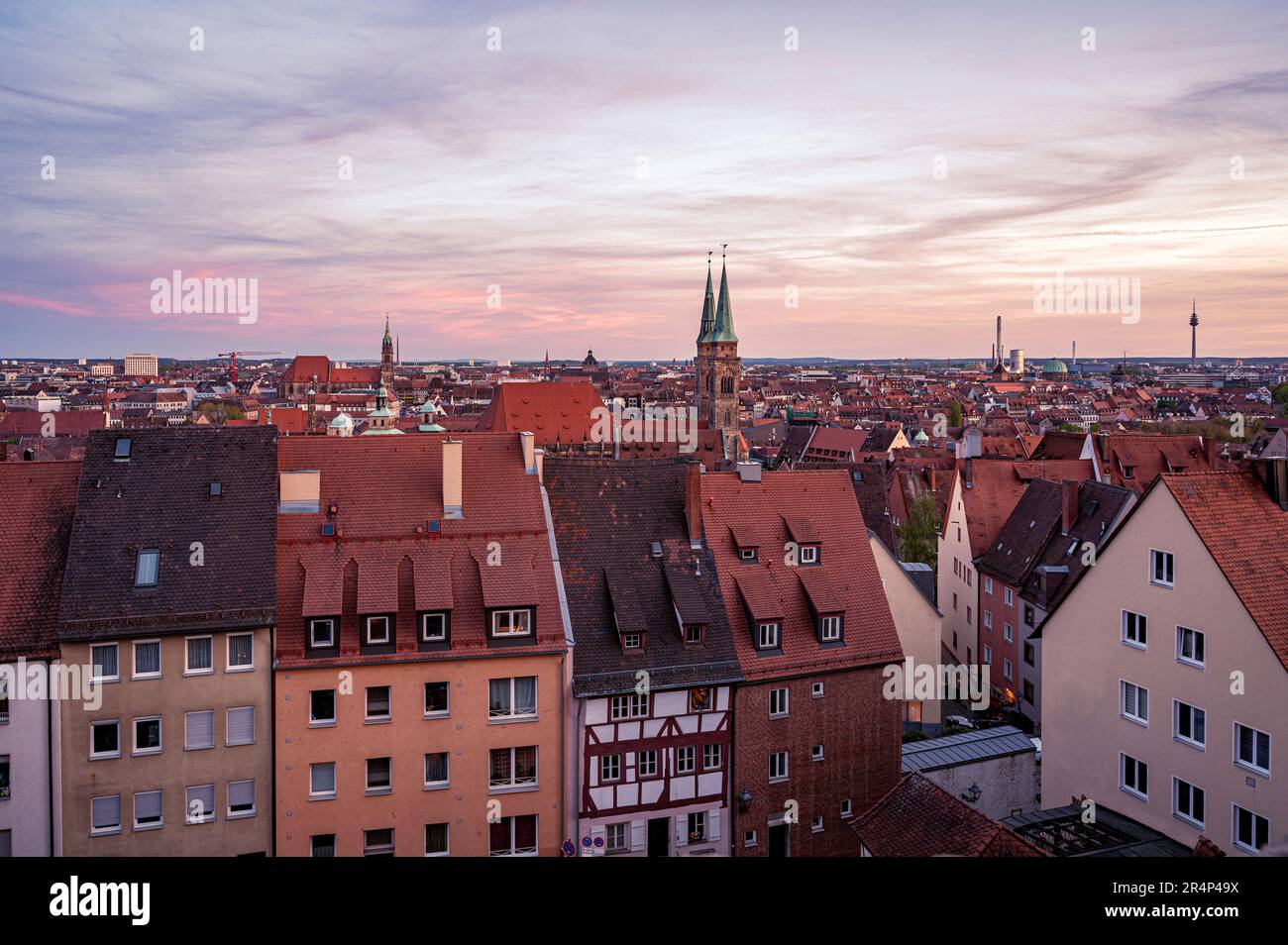 Vue sur la vieille ville de Nuremberg au coucher du soleil depuis le château de Nuremberg Banque D'Images