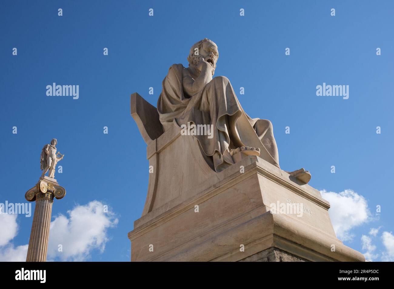 Statue de Platon à l'extérieur de l'Académie d'Athènes, Grèce Banque D'Images