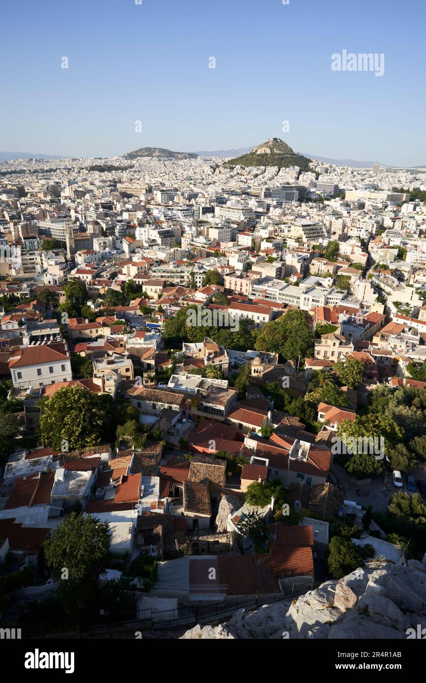 Athènes, Grèce, vue de l'Acropole, montrant le mont Lycabette. Banque D'Images
