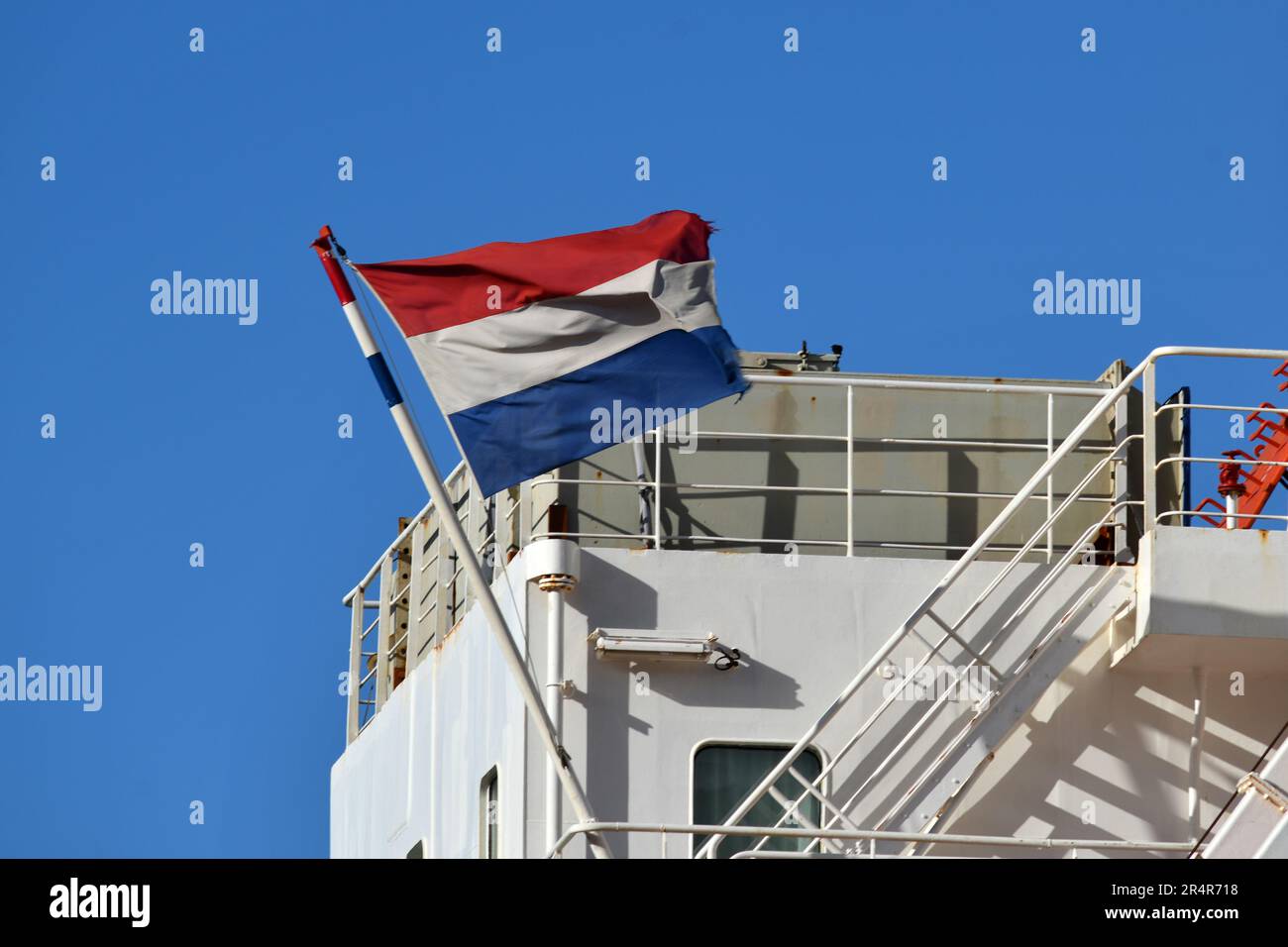 Le drapeau danois identifie un cargo général au port de Wellington, en Nouvelle-Zélande Banque D'Images