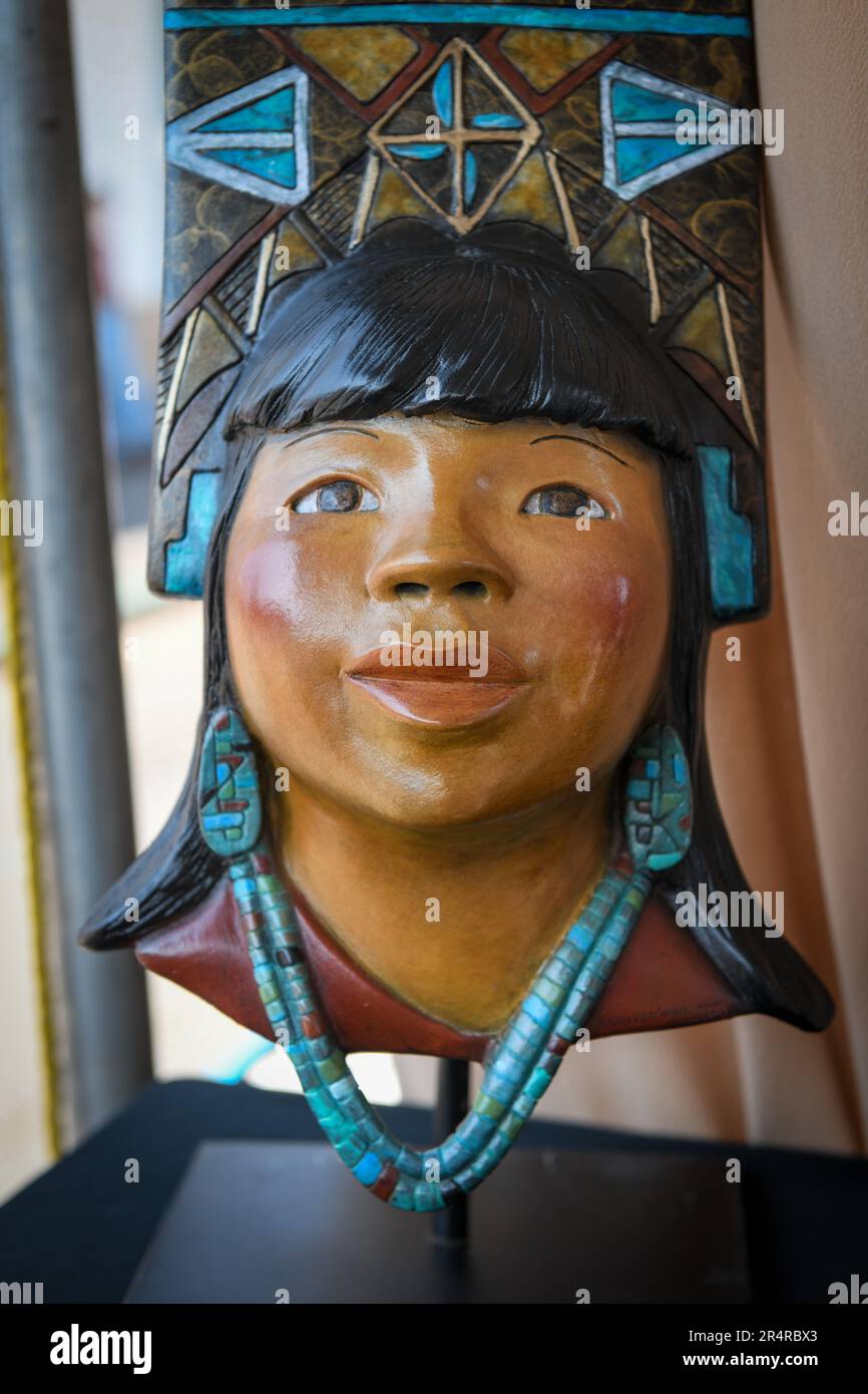 Sculpture en céramique à vendre au marché indien de Santa Fe Banque D'Images