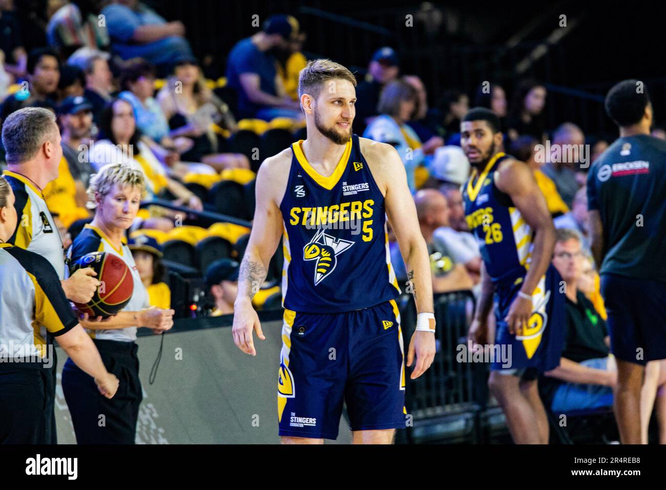 Edmonton, Canada. 28th mai 2023. Martynas Varnas, d'Edmonton (5), lance l'ouverture de la saison 2023 de Stingers d'Edmonton contre la marée de Calgary. Calgary Surge 82 -81 Edmonton Stingers (photo de Ron Palmer/SOPA Images/Sipa USA) crédit: SIPA USA/Alay Live News Banque D'Images