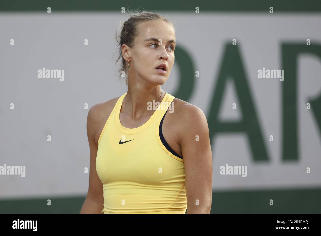 Anna Karolina Schmiedlova de la République tchèque au cours du 2 jour de  l'Open de France 2023, Roland-Garros 2023, deuxième tournoi de tennis du  Grand Chelem de l'année, sur 29 mai 2023