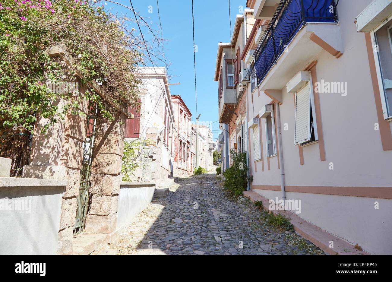 La pittoresque île de Cunda à l'extérieur d'Ayvalik, en Turquie, est une ville grecque qui conserve une grande partie de son architecture historique Banque D'Images