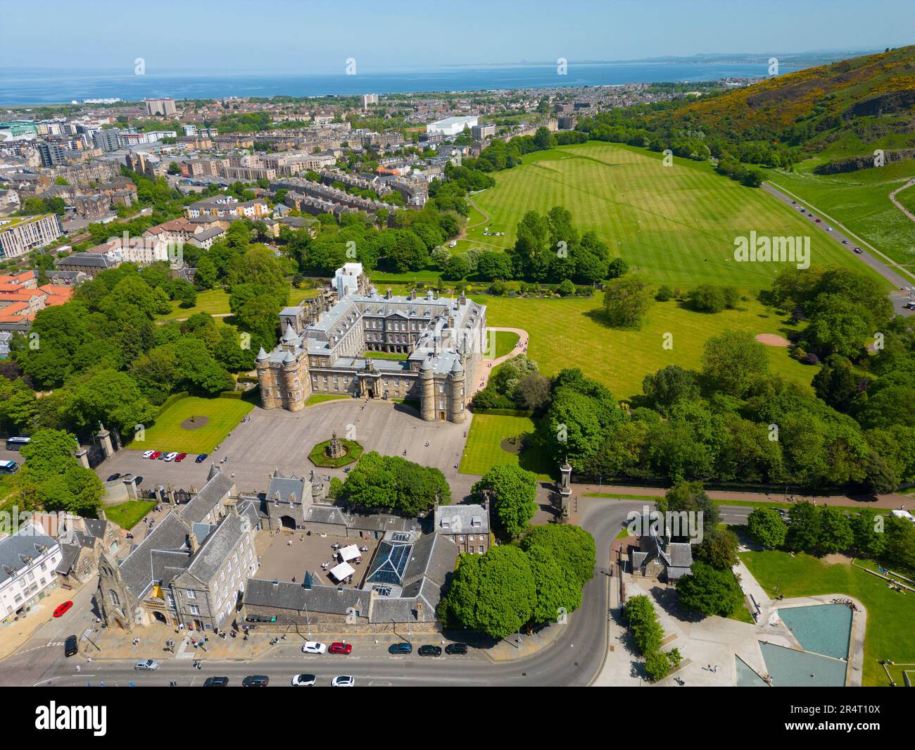 Vue aérienne du palais de Holyroodhouse à Édimbourg, Écosse, Royaume-Uni Banque D'Images