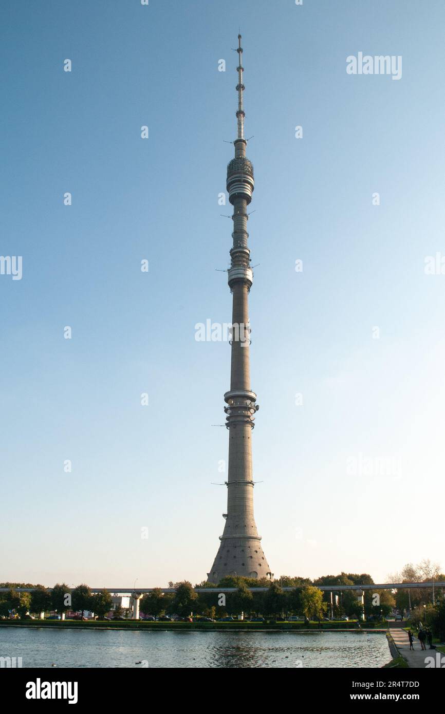 La tour de radio et de télévision d'Ostankino à Moscou Banque D'Images