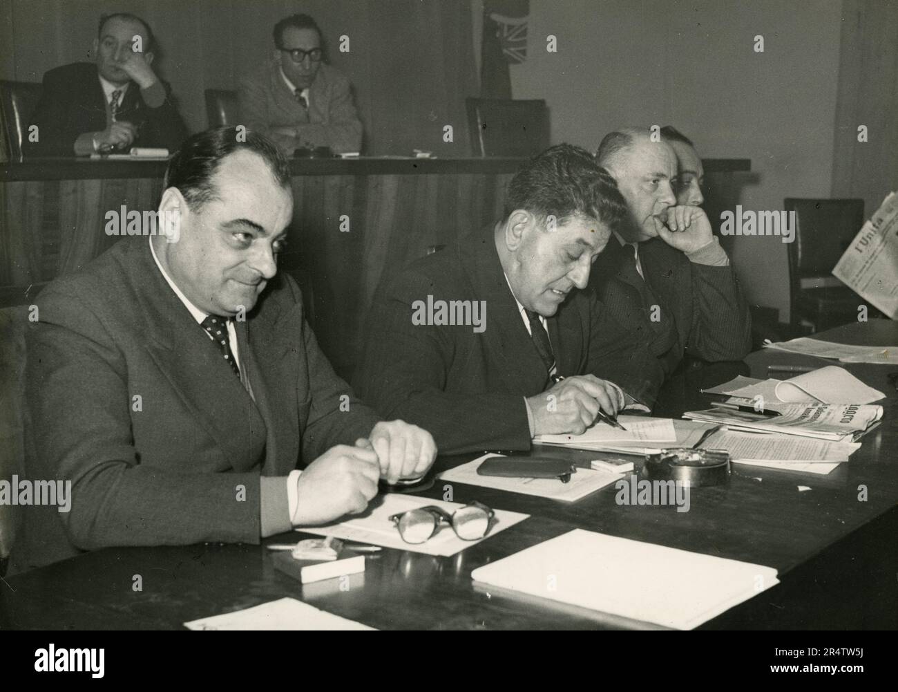 Rencontre des syndicalistes communistes italiens: Giuseppe Di Vittorio (centre), Italie 1950s Banque D'Images