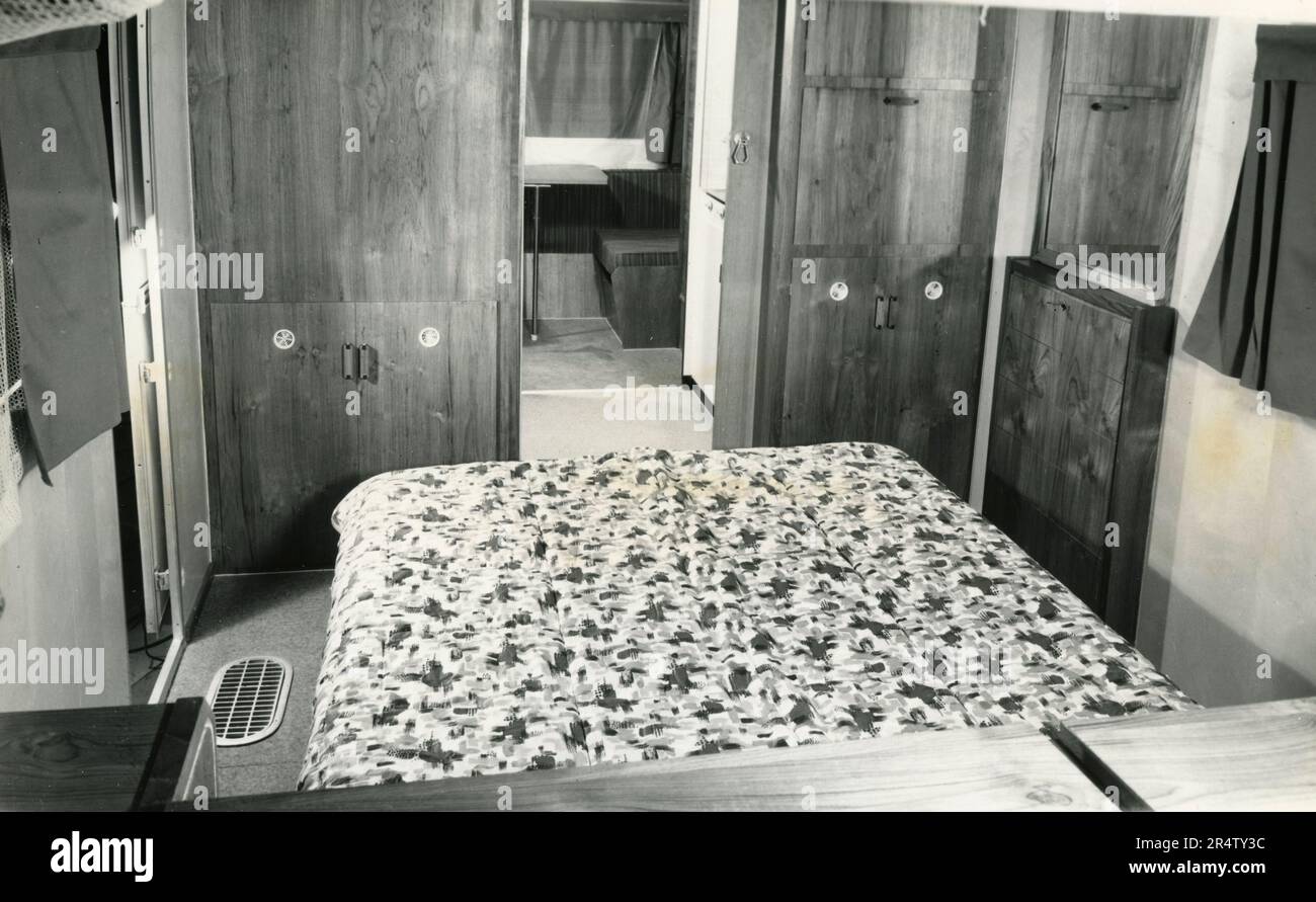 Vue intérieure de la caravane Adriatica Roll-Mec, Italie 1967 Banque D'Images