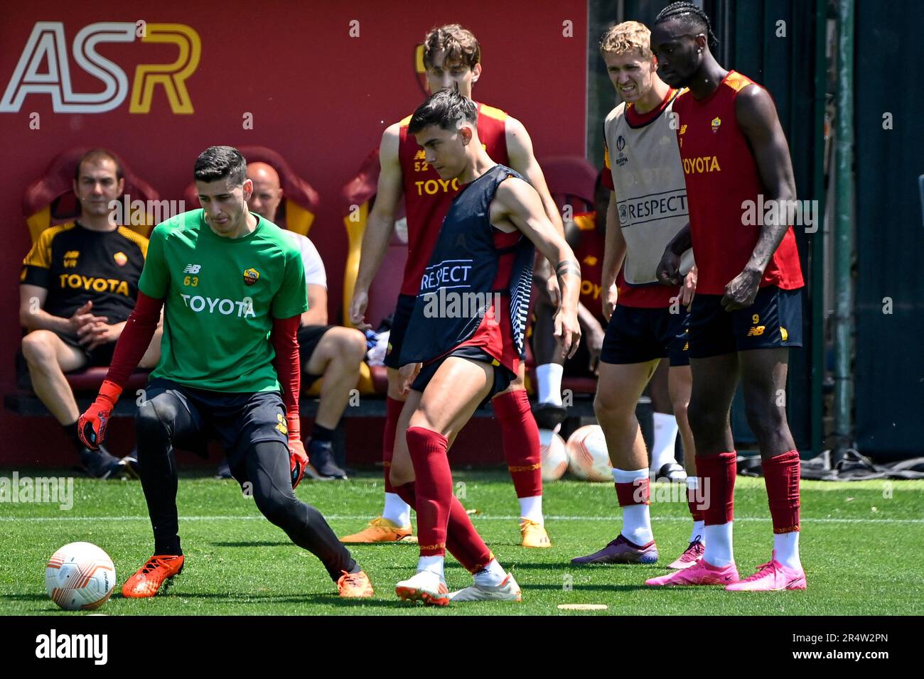 Rome, Italie. 30th mai 2023. Pietro Boer, Paulo Dybala, Edoardo Bove, Ola Solbakken et Tammy Abraham d'AS Roma pendant l'entraînement la veille de la finale de la Ligue Europa entre Séville et COMME Roma au Centre sportif Fulvio Bernardini à Rome (Italie), 30 mai 2023. Credit: Insidefoto di andrea staccioli/Alamy Live News Banque D'Images