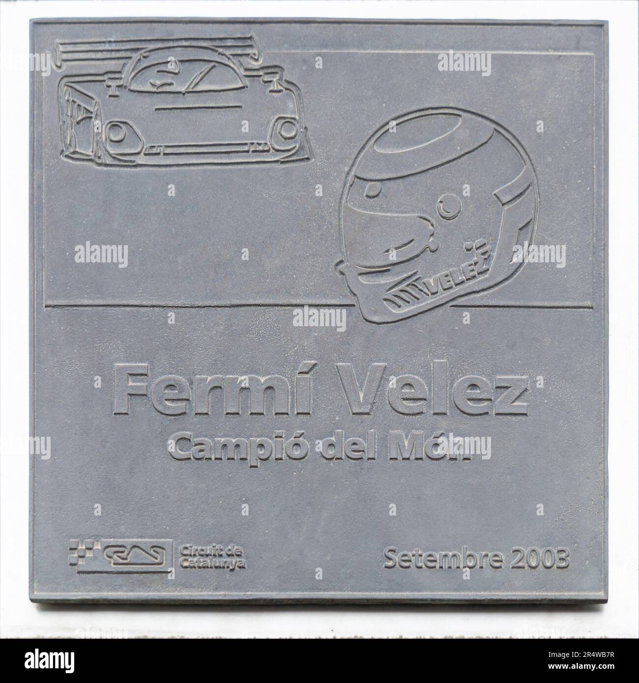 MONTMELLO, ESPAGNE-4 JUIN 2021 : plaque commémorative de Fermi Velez sur le circuit de Barcelone-Catalunya Banque D'Images