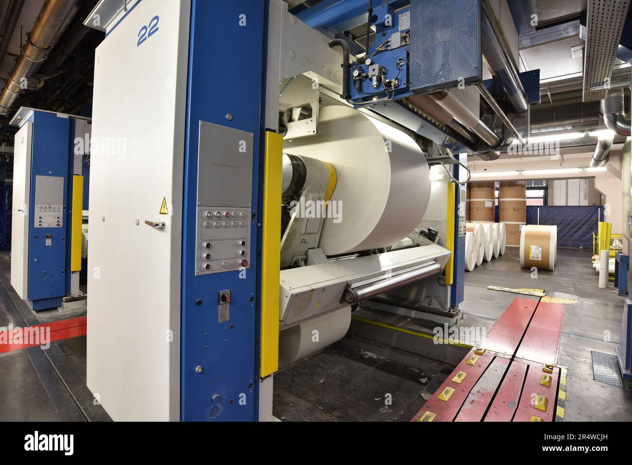 machines d'impression offset modernes dans une grande usine d'impression - équipement moderne dans une entreprise industrielle Banque D'Images