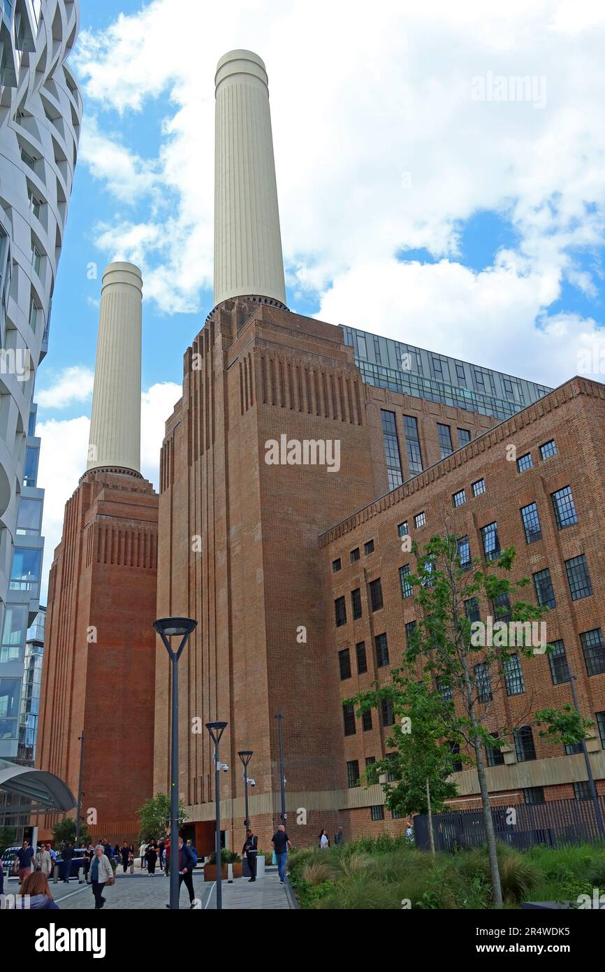 Extérieur de la centrale électrique Battersea, Nine Elms, Wandsworth, Londres, Angleterre, ROYAUME-UNI, SW11 8BJ Banque D'Images