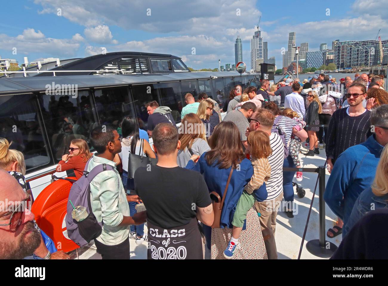 Battersea Power Station Thames Clipper, embarcadère, Nine Elms, Wandsworth, Londres, Angleterre, ROYAUME-UNI, SW8 5BN Banque D'Images