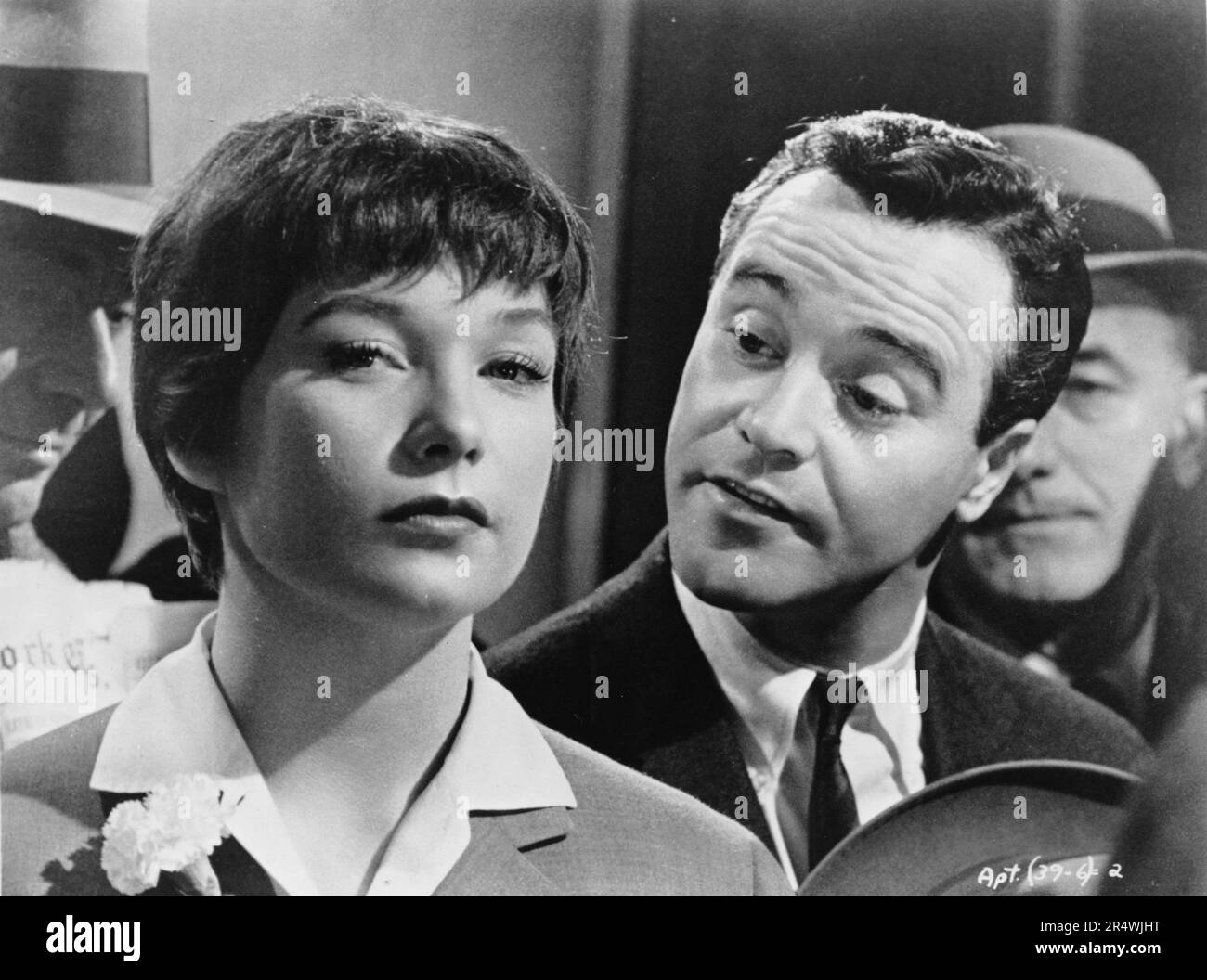 L'appartement, une comédie dramatique américaine de 1960 film produit et réalisé par Billy Wilder. Avec Jack Lemmon, Shirley MacLaine et Fred MacMurray. Il a été un succès commercial et critique et a pris 25 millions de dollars au box-office. Banque D'Images