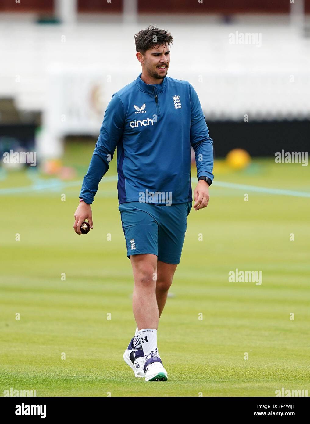 La langue Josh d'Angleterre lors d'une session de filets au terrain de cricket de Lord, Londres. Date de la photo: Mardi 30 mai 2023. Banque D'Images