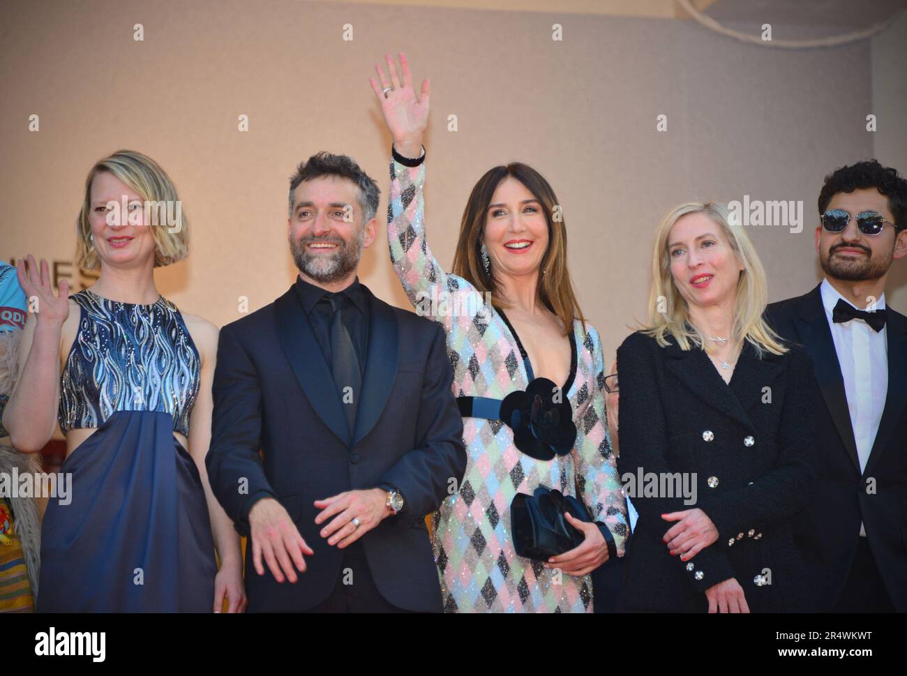 Les acteurs du film 'Club Zero': Mia Wasikowska, Mathieu Demy, Elsa Zylberstein (robe de Giorgio Armani privé), Jessica Hausner, Amir El-Masry 'Club Zero' Festival de Cannes projection 76th Festival de Cannes 22 mai 2023 Banque D'Images