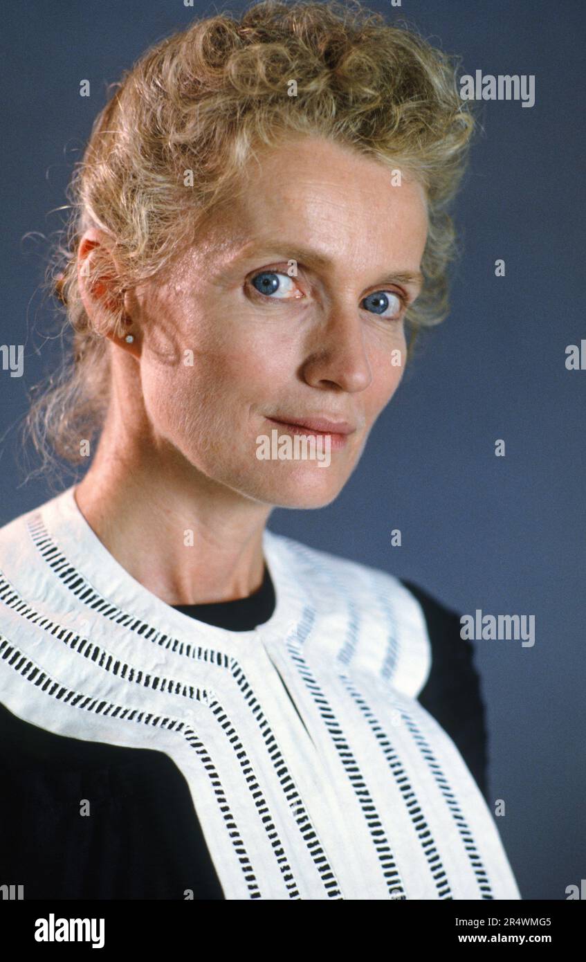 Marie-Christine Barrault sur le set de la mini-série télévisée 'Marie Curie, une femme honorable', en juin 1989. Banque D'Images