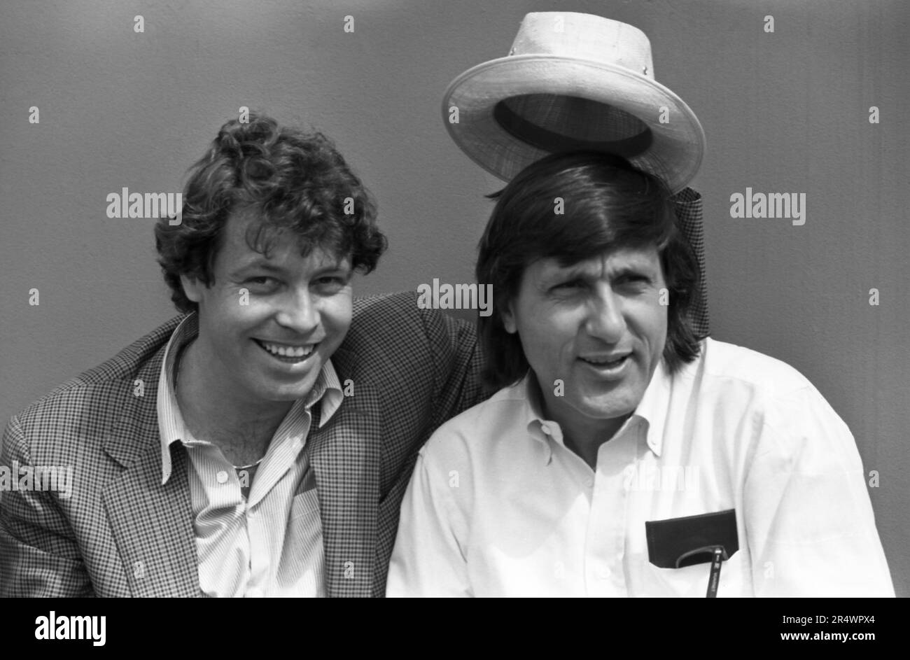 Michel Leeb et Ilie Nastase dans les stands de l'Open de France en 1987. Banque D'Images